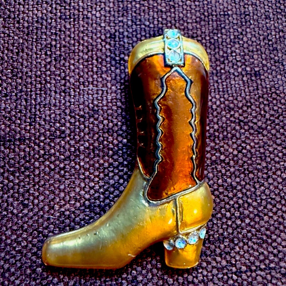 Vintage Western Mates Enamel Painted Boot lapel Pin/Brooch Layerd In 18kt Gold